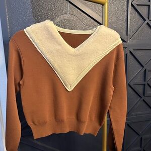 Elegant V-Neck Sweater in Brown and Cream